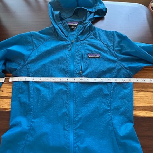 Patagonia Hooded Jacket - Picture 6 of 9